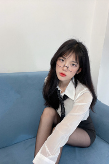 美国《豪放女大兵》